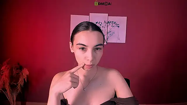 kira light   online show from November 24, 2025, 7:35 pm