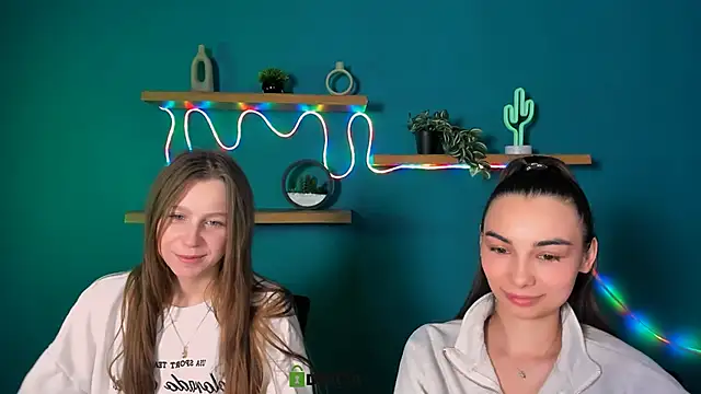 kira light   online show from December 4, 2025, 10:13 am