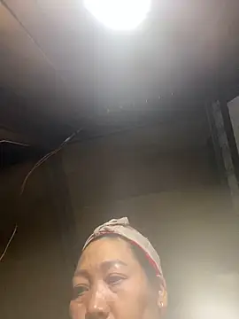 Snapshot of Top_x chatting on November 6, 2025, 2:51 pm Top x online show from November 6, 2025, 2:51 pm