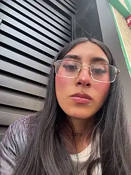 Violeet-Smith online show from October 27, 2025, 1:15 pm