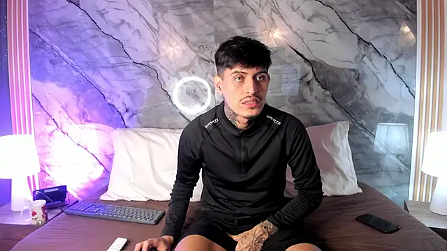 enzorodriguezz online show from November 11, 2025, 1:00 pm