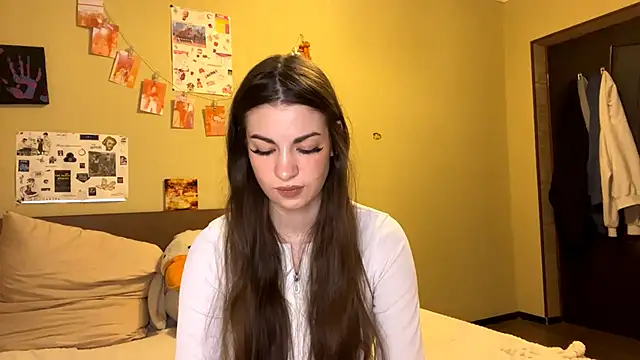 TheRealAnna online show from December 17, 2025, 1:39 pm