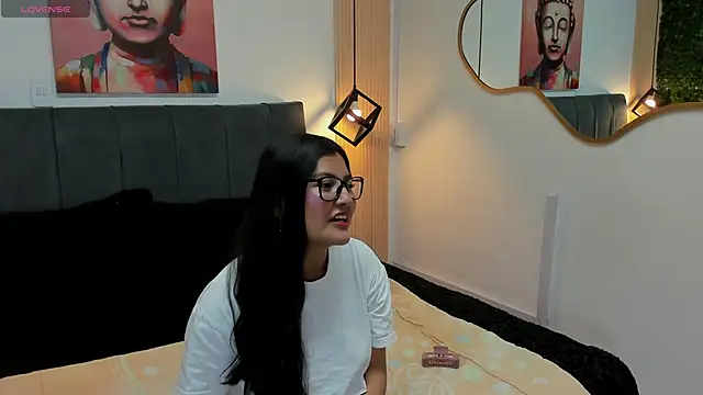 Snapshot of Teffa_bloom chatting on October 28, 2025, 2:09 pm Teffa bloom online show from October 28, 2025, 2:09 pm