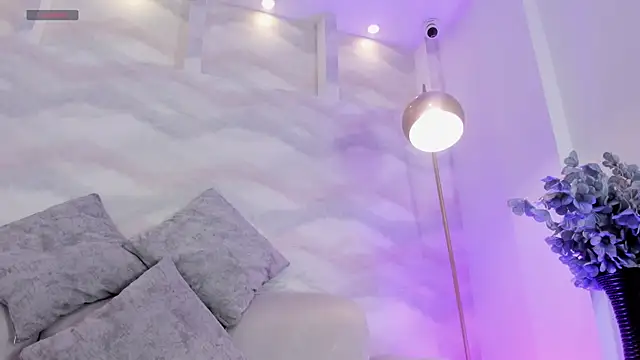 AnnieLove  online show from November 3, 2025, 12:28 pm