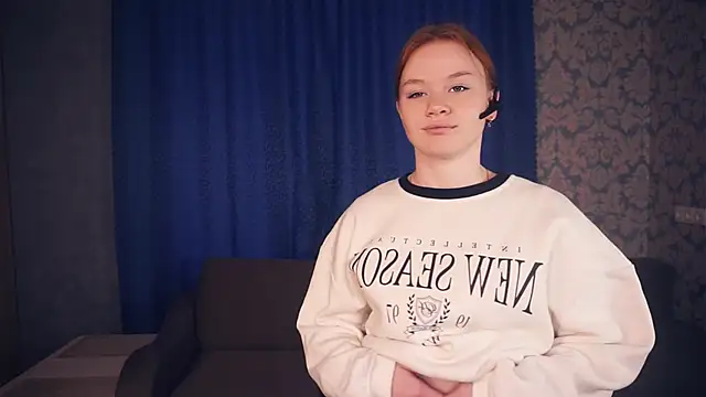 KarlynGow online show from November 26, 2025, 6:47 am