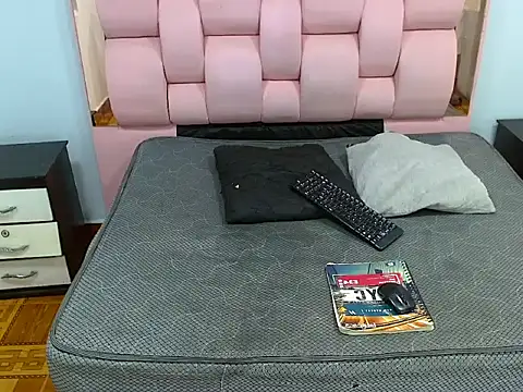 Yordi Alpha online show from December 15, 2025, 7:29 pm