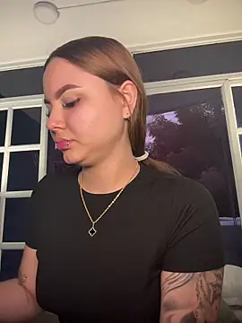 Snapshot of Beella1_ chatting on November 29, 2025, 11:57 am Beella1 online show from November 29, 2025, 11:57 am