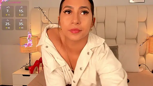 Snapshot of ameliebelle_ chatting on November 17, 2025, 2:01 pm ameliebelle online show from November 17, 2025, 2:01 pm