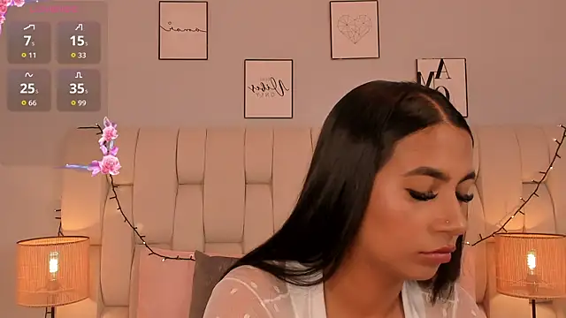 Snapshot of ameliebelle_ chatting on November 21, 2025, 12:37 pm ameliebelle online show from November 21, 2025, 12:37 pm