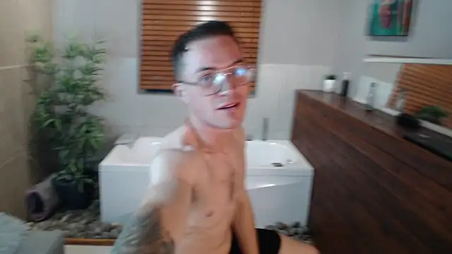 Lil James online show from December 13, 2025, 8:14 pm