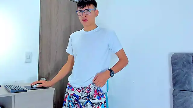 Nicolas Torres  online show from November 8, 2025, 3:07 am