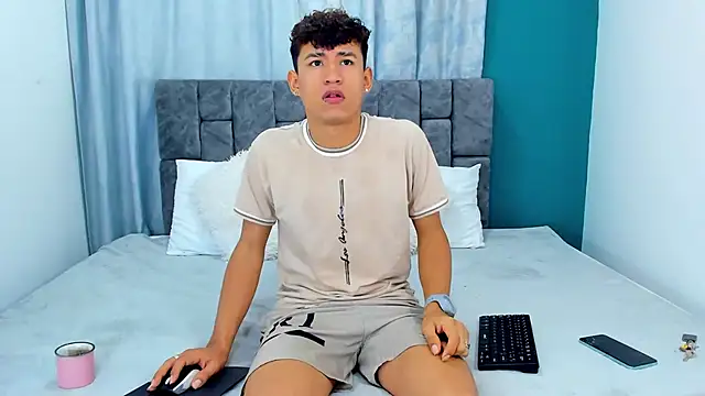 Nicolas Torres  online show from November 30, 2025, 6:28 am