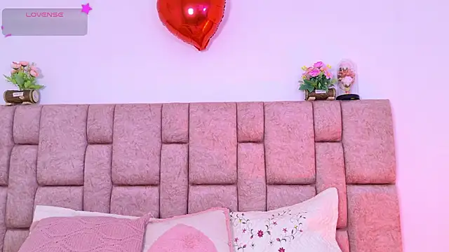 Karina Wong online show from October 22, 2025, 7:57 pm