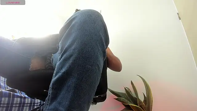 Alexxx feethis online show from November 18, 2025, 7:29 pm