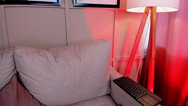 riley  reid online show from December 17, 2025, 8:26 pm