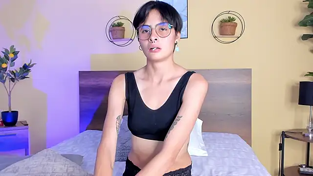 MartinnaGrecco online show from November 23, 2025, 9:25 pm