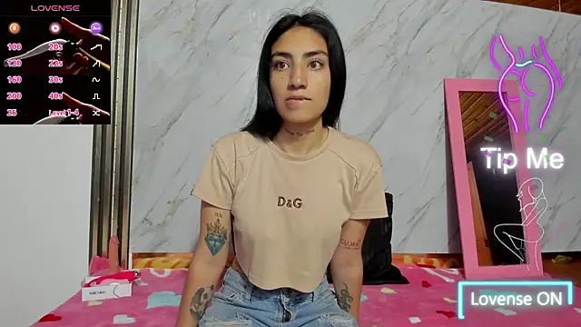 Sasha Blonde online show from October 31, 2025, 2:07 pm