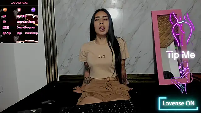 Sasha Blonde online show from November 5, 2025, 8:20 pm