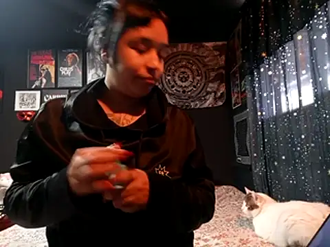 Isis Bathory online show from October 27, 2025, 7:07 pm