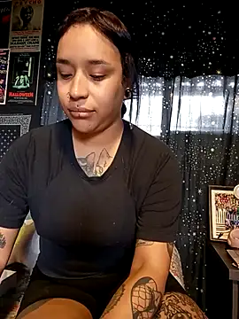 Isis Bathory online show from November 26, 2025, 3:57 pm