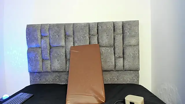 Snapshot of miah_storm chatting on November 8, 2025, 2:45 am miah storm online show from November 8, 2025, 2:45 am