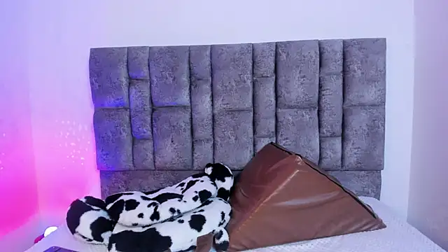 Snapshot of miah_storm chatting on November 14, 2025, 2:21 am miah storm online show from November 14, 2025, 2:21 am