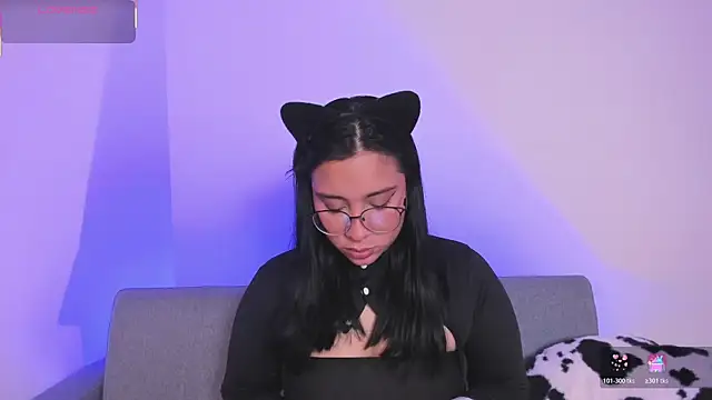 Snapshot of miah_storm chatting on December 1, 2025, 11:43 pm miah storm online show from December 1, 2025, 11:43 pm