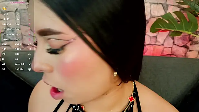 mia roux1 online show from November 9, 2025, 6:17 pm