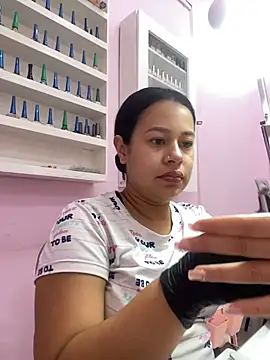 PaulaCruz01 online show from November 20, 2025, 6:40 pm