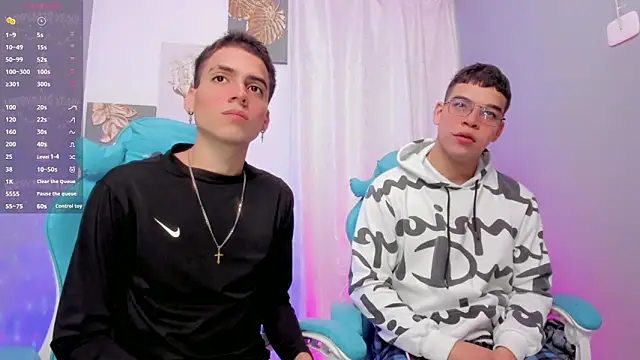 Snapshot of joaquin_and_jake_ chatting on October 22, 2025, 11:32 am joaquin and jake online show from October 22, 2025, 11:32 am