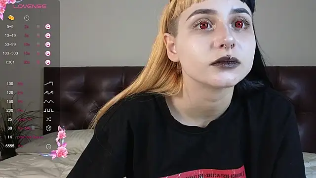  JustCass  online show from November 28, 2025, 4:48 am