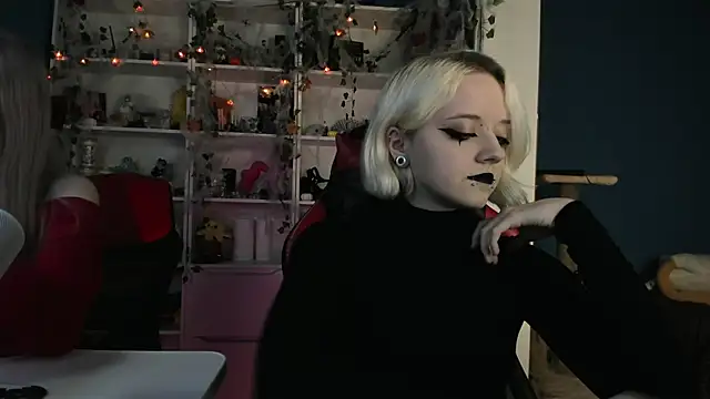 Snapshot of Holy_Mistress_S chatting on October 31, 2025, 10:49 am Holy Mistress S online show from October 31, 2025, 10:49 am