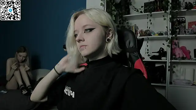 Snapshot of Holy_Mistress_S chatting on November 29, 2025, 9:56 am Holy Mistress S online show from November 29, 2025, 9:56 am