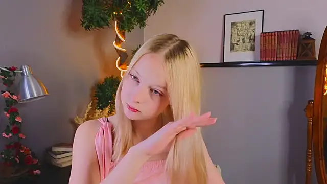 YungLyssy online show from November 16, 2025, 3:01 am