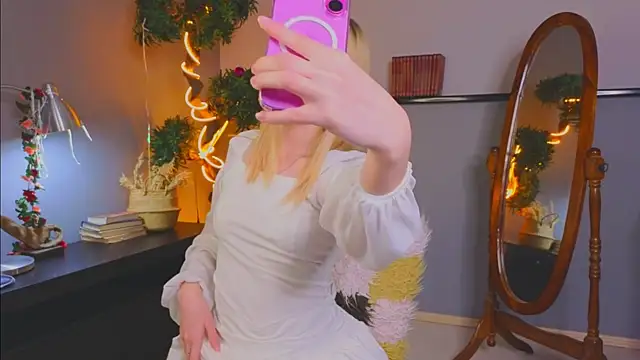 YungLyssy online show from December 17, 2025, 3:34 am