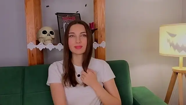 KateCahee online show from October 31, 2025, 12:33 am