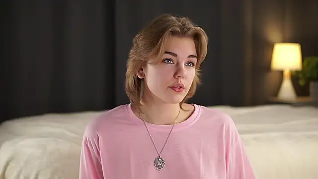 Snapshot of MelodyBaur chatting on November 8, 2025, 12:38 pm MelodyBaur online show from November 8, 2025, 12:38 pm