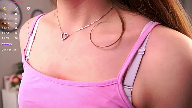 LeonoraWoods online show from November 7, 2025, 6:02 am