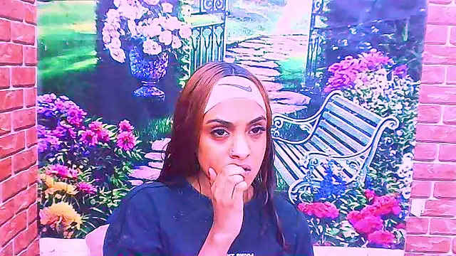 Snapshot of IndianPretty1 chatting on November 21, 2025, 5:28 am IndianPretty1 online show from November 21, 2025, 5:28 am