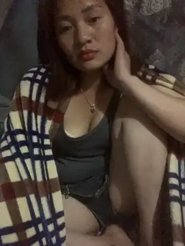 Snapshot of Lara-11 chatting on December 3, 2025, 1:42 pm Lara-11 online show from December 3, 2025, 1:42 pm