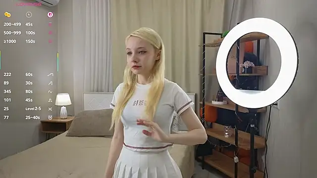 Snapshot of IraYounce chatting on November 10, 2025, 1:15 am IraYounce online show from November 10, 2025, 1:15 am