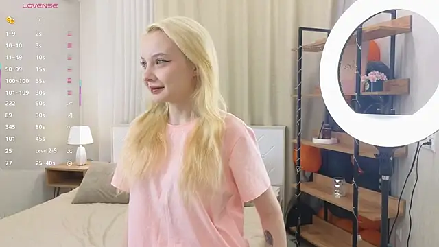 Snapshot of IraYounce chatting on November 12, 2025, 1:06 am IraYounce online show from November 12, 2025, 1:06 am