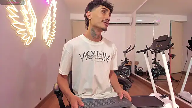 Mr Strike online show from November 8, 2025, 3:07 am