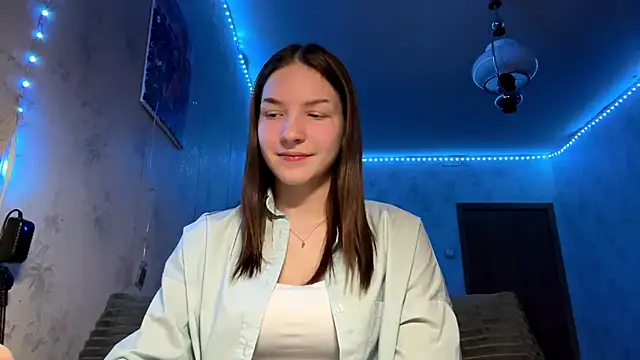 Snapshot of Beauty_miIa chatting on November 13, 2025, 5:45 pm Beauty miIa online show from November 13, 2025, 5:45 pm