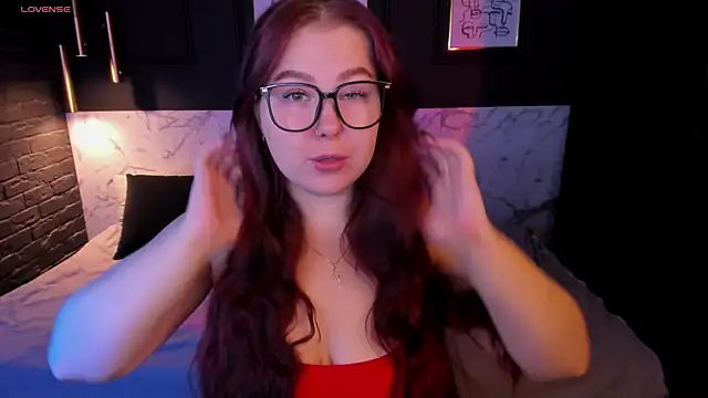 Snapshot of EffyBlush chatting on November 14, 2025, 1:32 pm EffyBlush online show from November 14, 2025, 1:32 pm