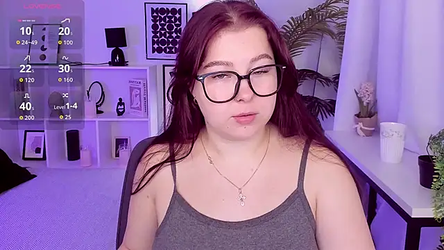 Snapshot of EffyBlush chatting on December 4, 2025, 1:42 pm EffyBlush online show from December 4, 2025, 1:42 pm