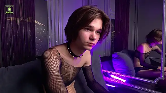 Snapshot of DavidLeatherhofff chatting on November 17, 2025, 1:50 pm DavidLeatherhofff online show from November 17, 2025, 1:50 pm