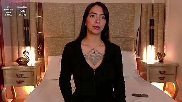 Penelope-Cross online show from November 5, 2025, 2:28 pm