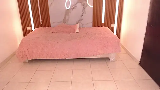 Snapshot of rosselyn_ chatting on November 22, 2025, 7:35 pm rosselyn online show from November 22, 2025, 7:35 pm