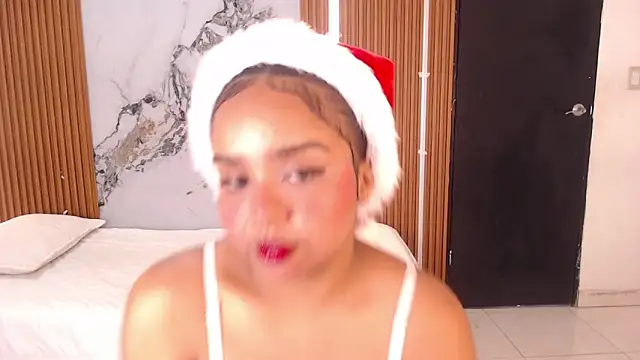 Snapshot of rosselyn_ chatting on December 13, 2025, 8:14 pm rosselyn online show from December 13, 2025, 8:14 pm